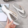 Eleganti sandali estivi - infradito - metallo e cristalli decorazione - confortevole