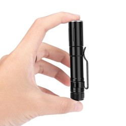 Mini lampe de poche - avec clip - 3 modes de lumière - focus réglable