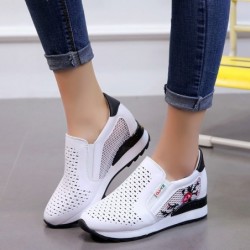 Trendy high platform loafers - slip-on - with floral printShoes