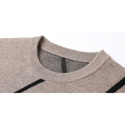 Elegant knitted sweater - big letter printHoodies & Sweatshirt