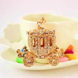 Golden carriage - keychainKeyrings