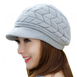 Bonnet en laine d'hiver tricoté avec visière