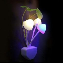Luce notturna a LED - presa a muro - funghi colorati / fiore di loto