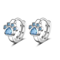 Piccoli orecchini rotondi in argento - zampa di animale in cristallo blu