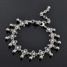 Bracelet de cheville vintage - fleurs / perles argentées