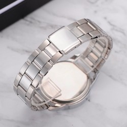 Montre à quartz analogique en acier inoxydable