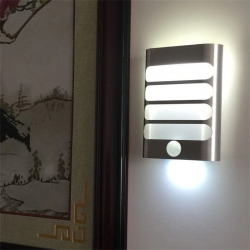 Luce a parete a led con sensore di movimento PIR
